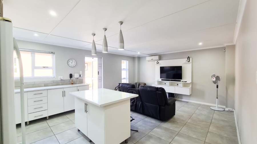 To Let 1 Bedroom Property for Rent in Dorchester Heights Eastern Cape